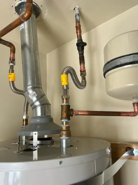 Water heater installation and plumbing repair in Oakridge Place